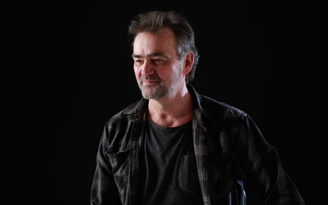 Musikkabarett Jörg Wolfgang Becker: „Der Mensch denkt, Gott lächelt“